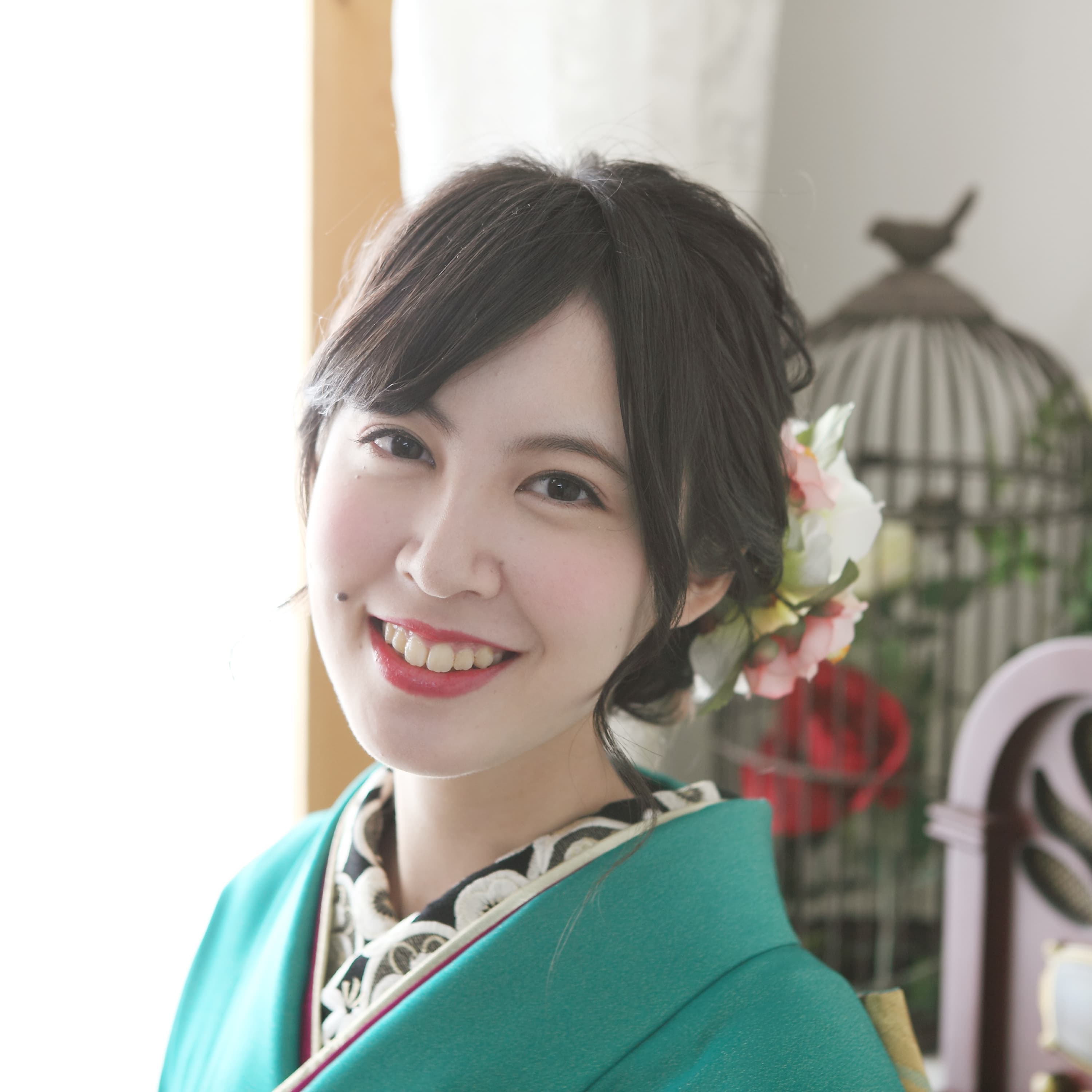 やわらかい笑みが美しい成人を迎えた女性